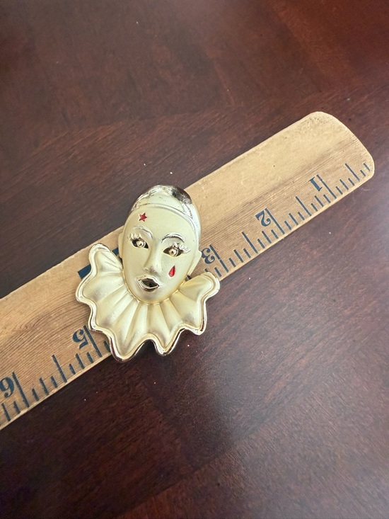 Jewelry - Vintage Clown Face Brooch